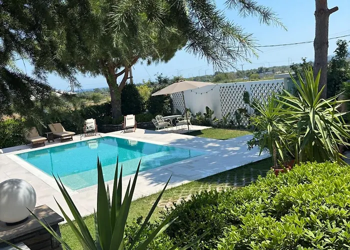 Villa With Private Pool By The Coast Of Olympus
