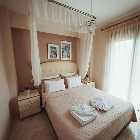 With Private Pool By The Coast Of Olympus Vila *