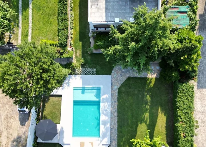 With Private Pool By The Coast Of Olympus *